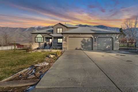 Photo of 7362 FOOTHILL DR, Tooele, UT 84074 (MLS # 2130729)