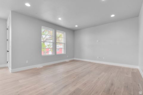 Tiny photo for 504 W MAIDENGRASS WAY, Draper, UT 84020 (MLS # 2116069)