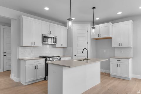 Tiny photo for 504 W MAIDENGRASS WAY, Draper, UT 84020 (MLS # 2116069)