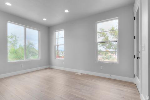 Tiny photo for 504 W MAIDENGRASS WAY, Draper, UT 84020 (MLS # 2116069)