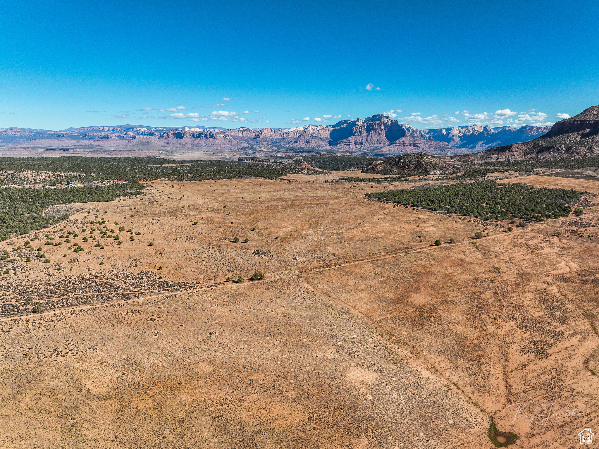 WELLS ESTATES - Land