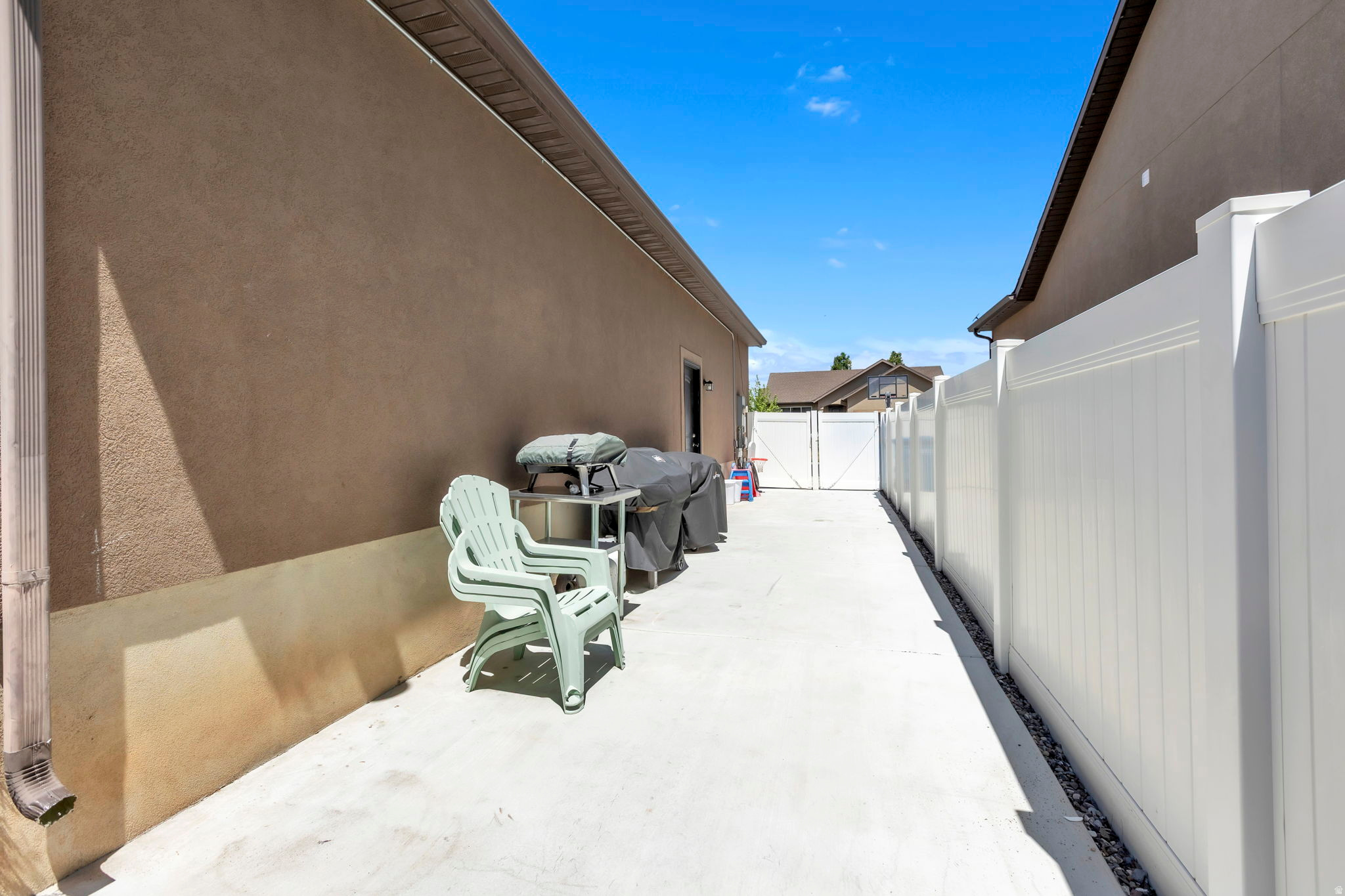 SPANISH TRAILS - Residential