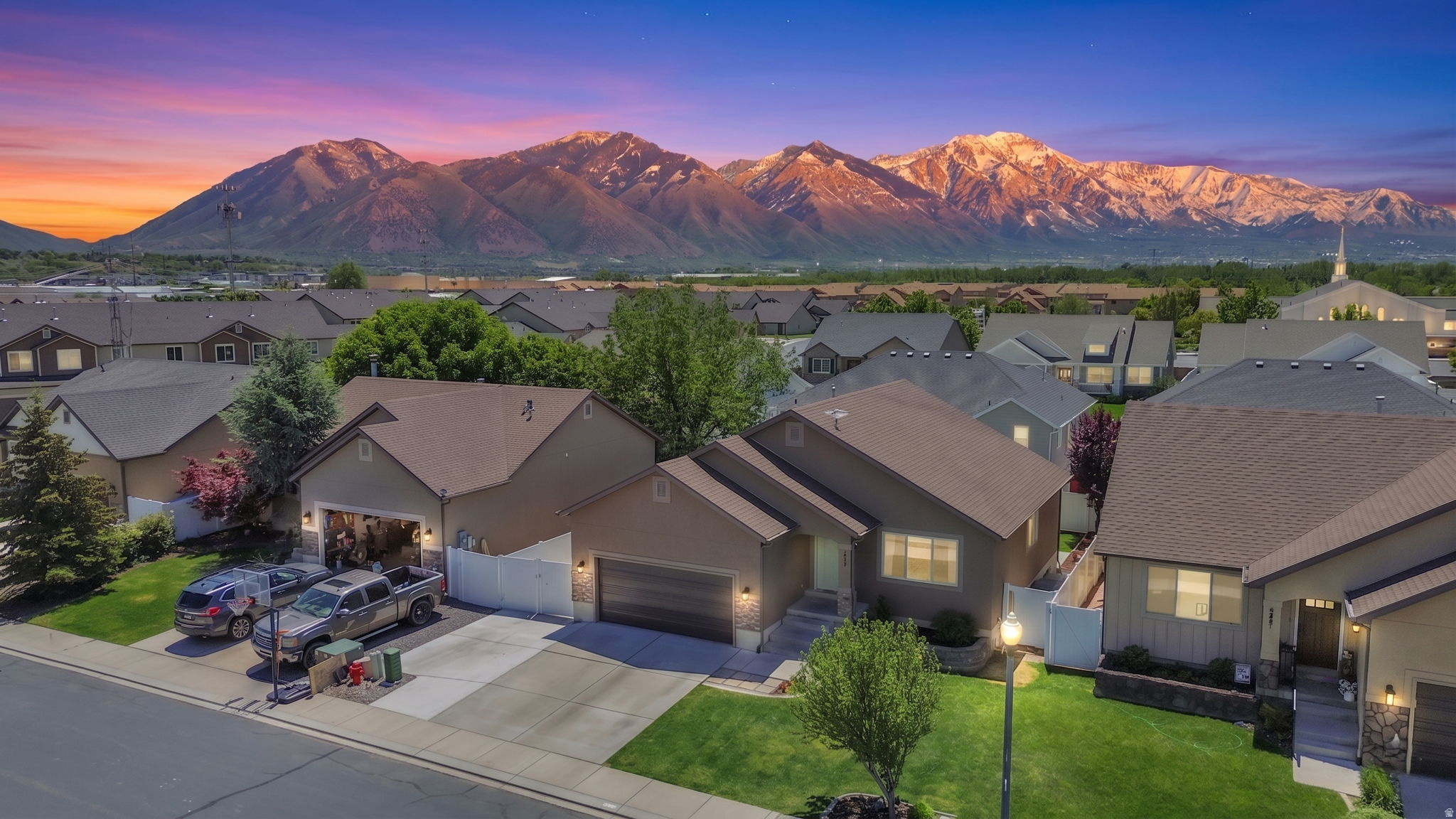 SPANISH TRAILS - Residential