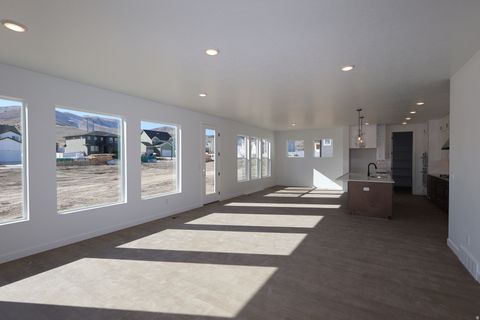 Tiny photo for 1208 W MAHOGANY St S, Saratoga Springs, UT 84045 (MLS # 2143829)