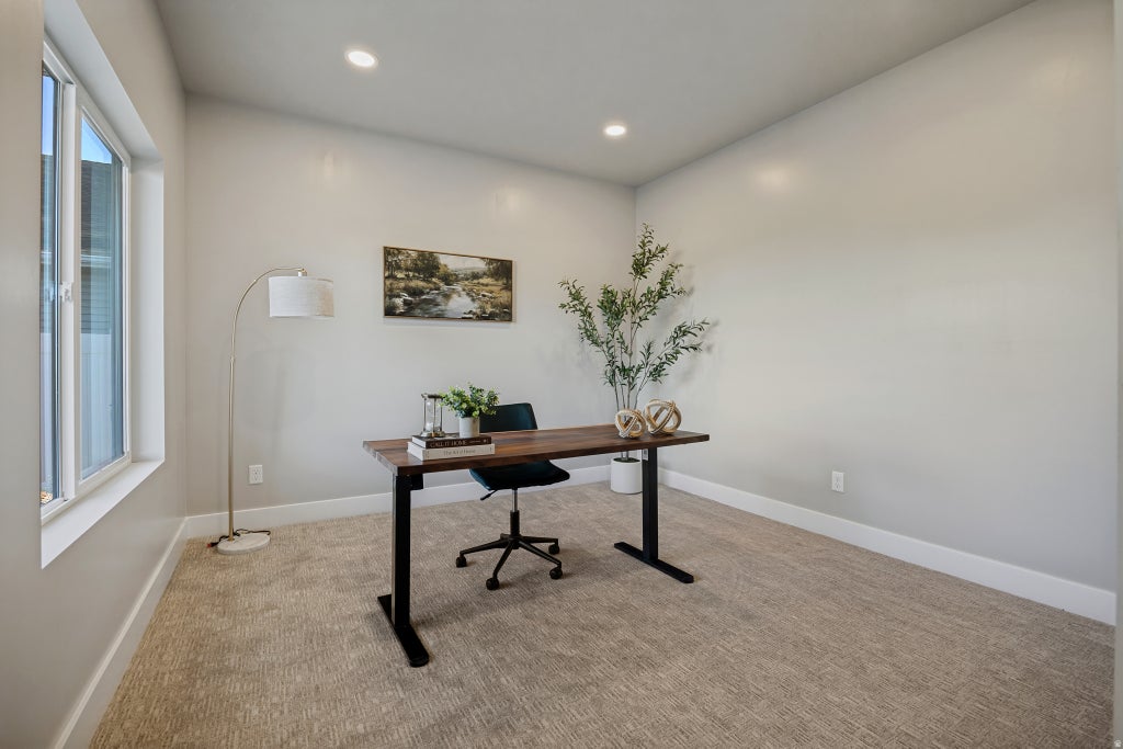 Photo of 1110 LIBERTY COTTAGE CT, Ogden, UT 84404 (MLS # 2180005)