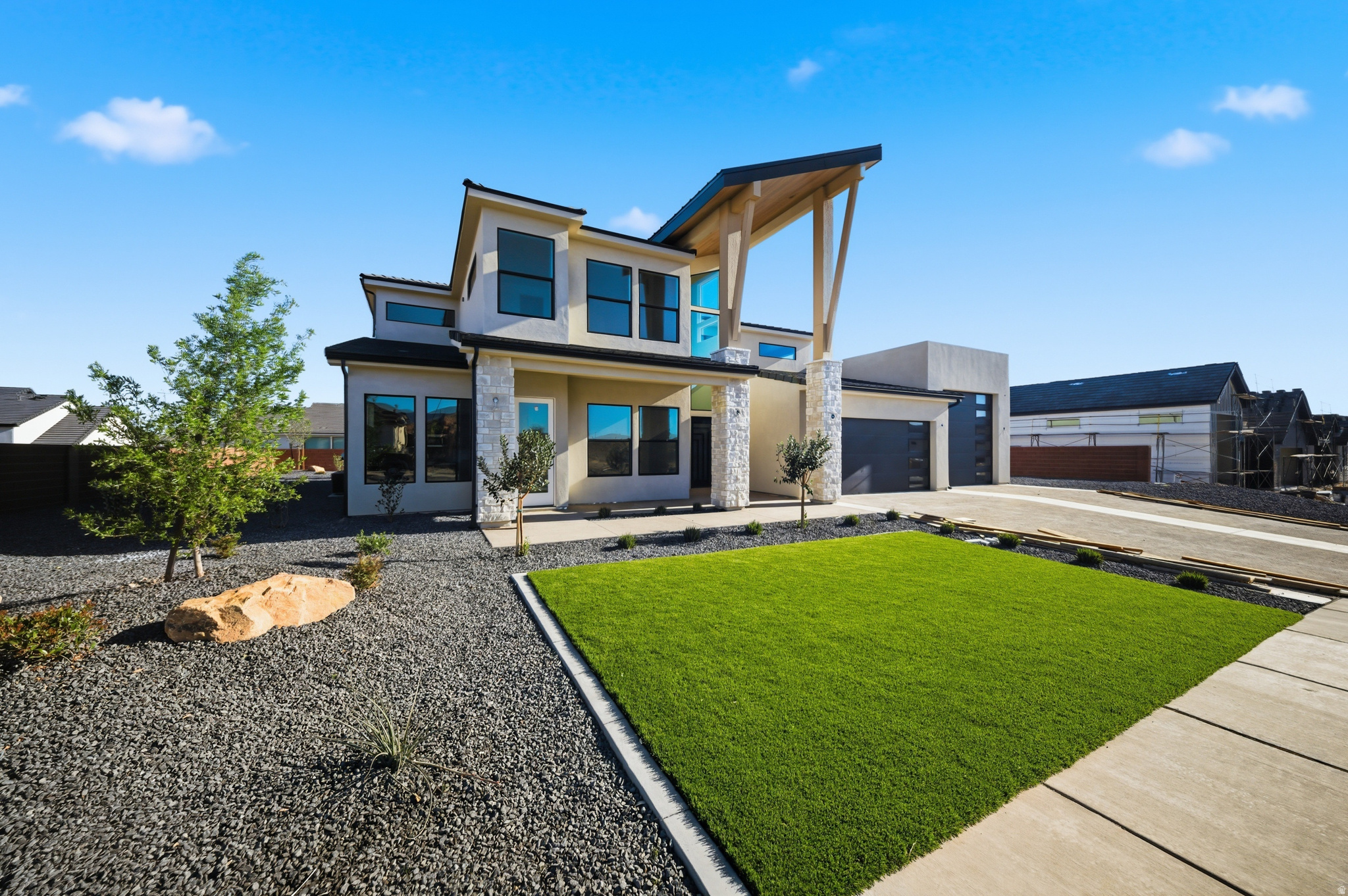 DESERT SOLACE - Residential