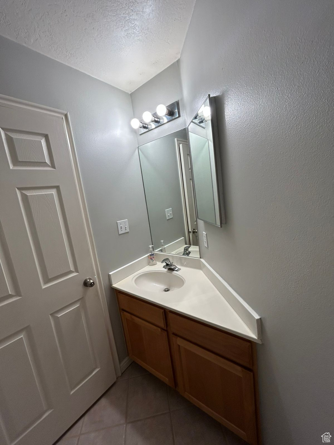 3878 W Sage Willow Dr, South Jordan, Utah image 32