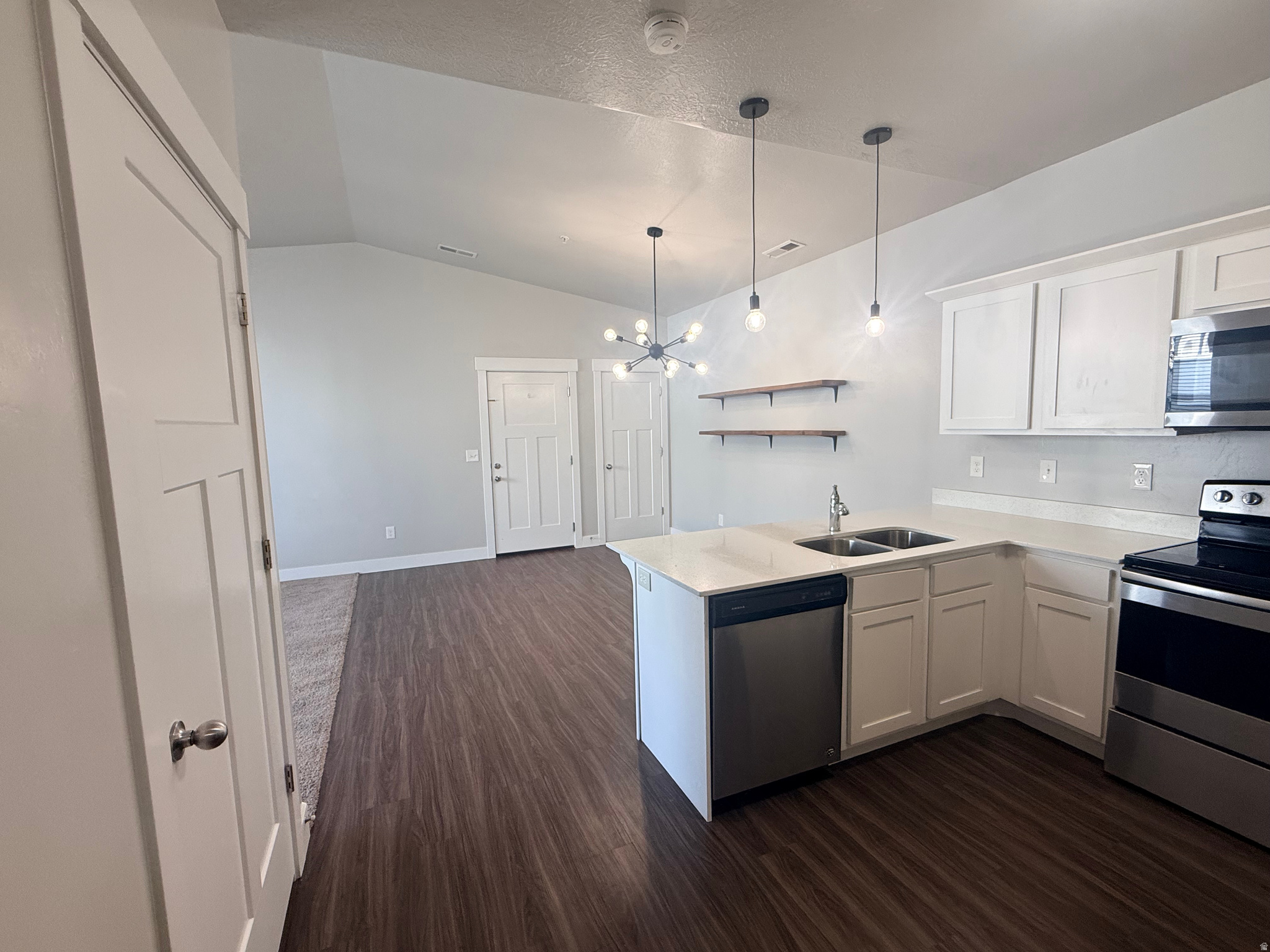 QUAILHILL AT MT SARA - Residential