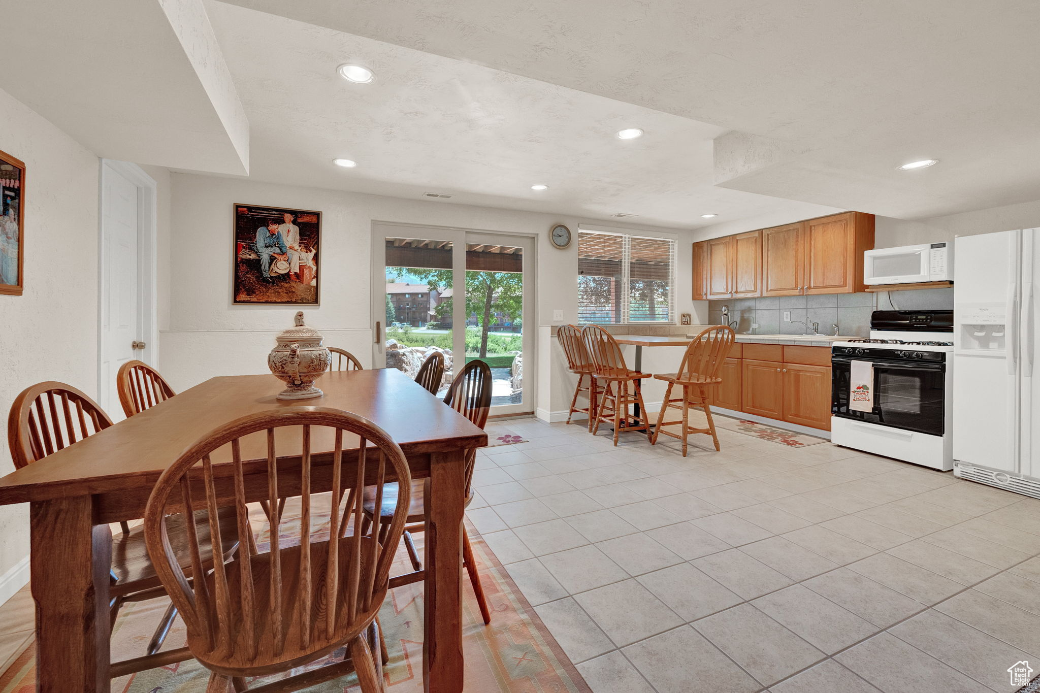 PATIO SPRINGS - Residential