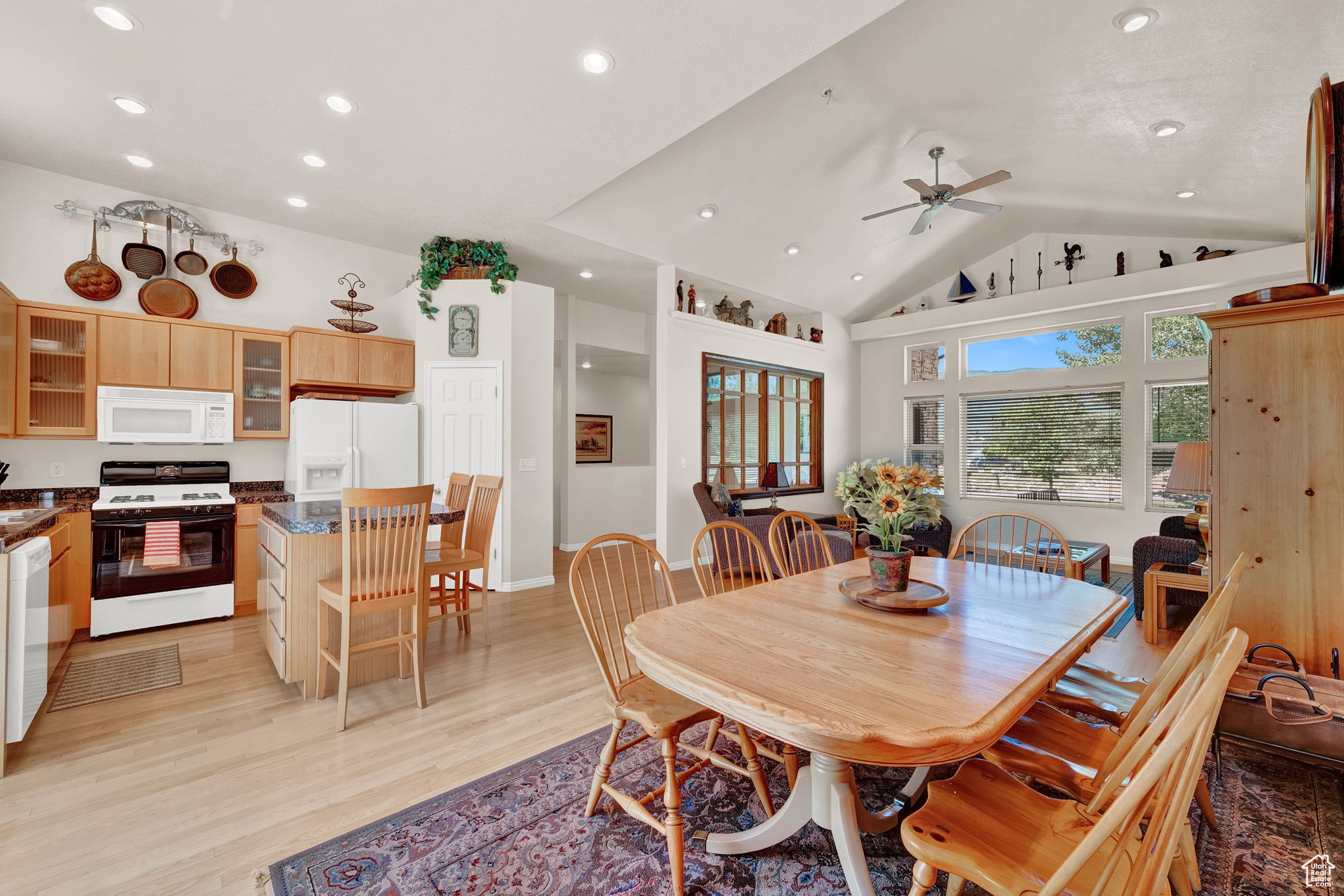 PATIO SPRINGS - Residential