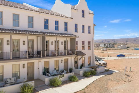 Tiny photo for 718 W VISTA SUR LN #17, Saint George, UT 84790 (MLS # 2179573)