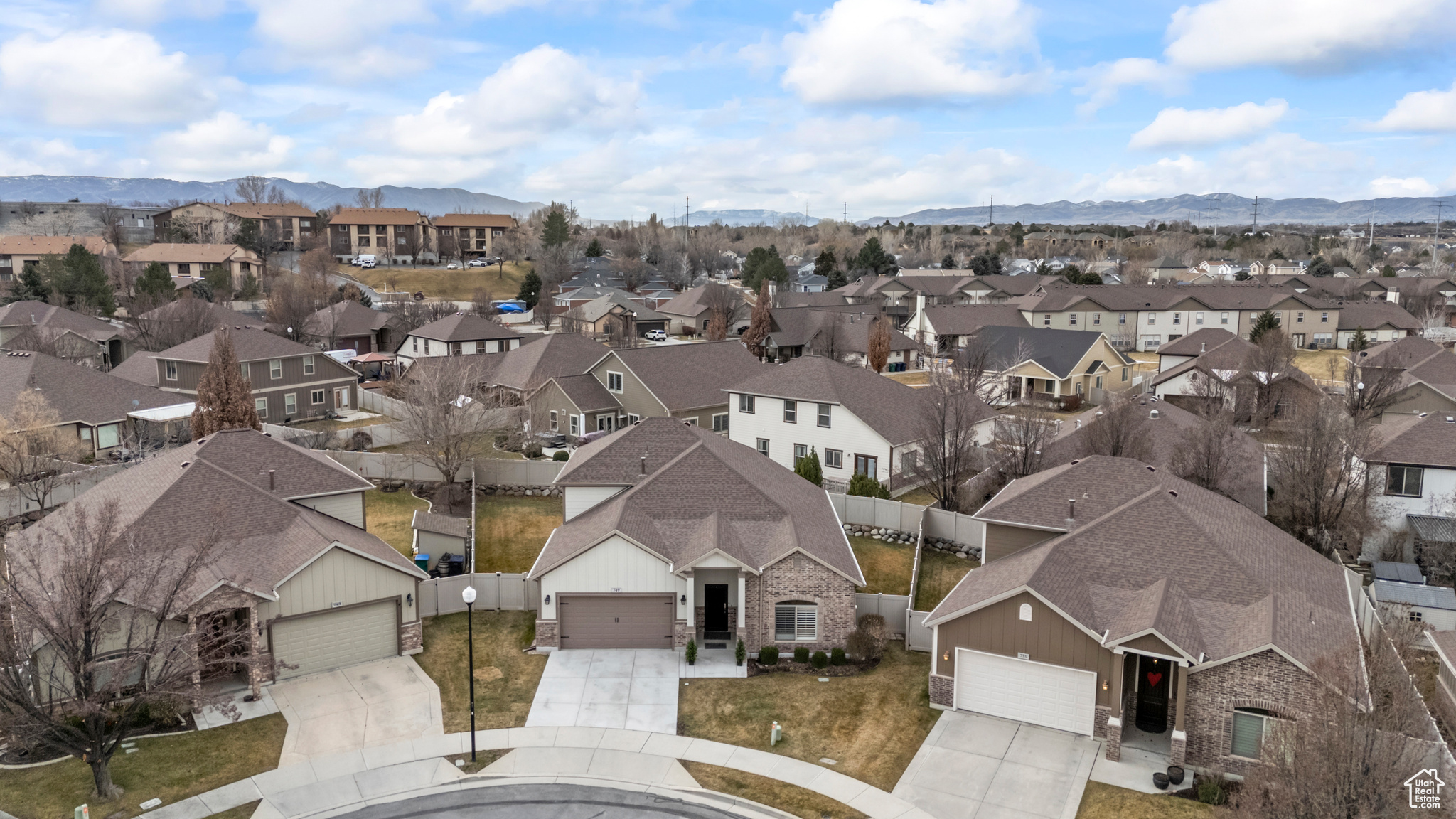 RIVER OAKS - Residential