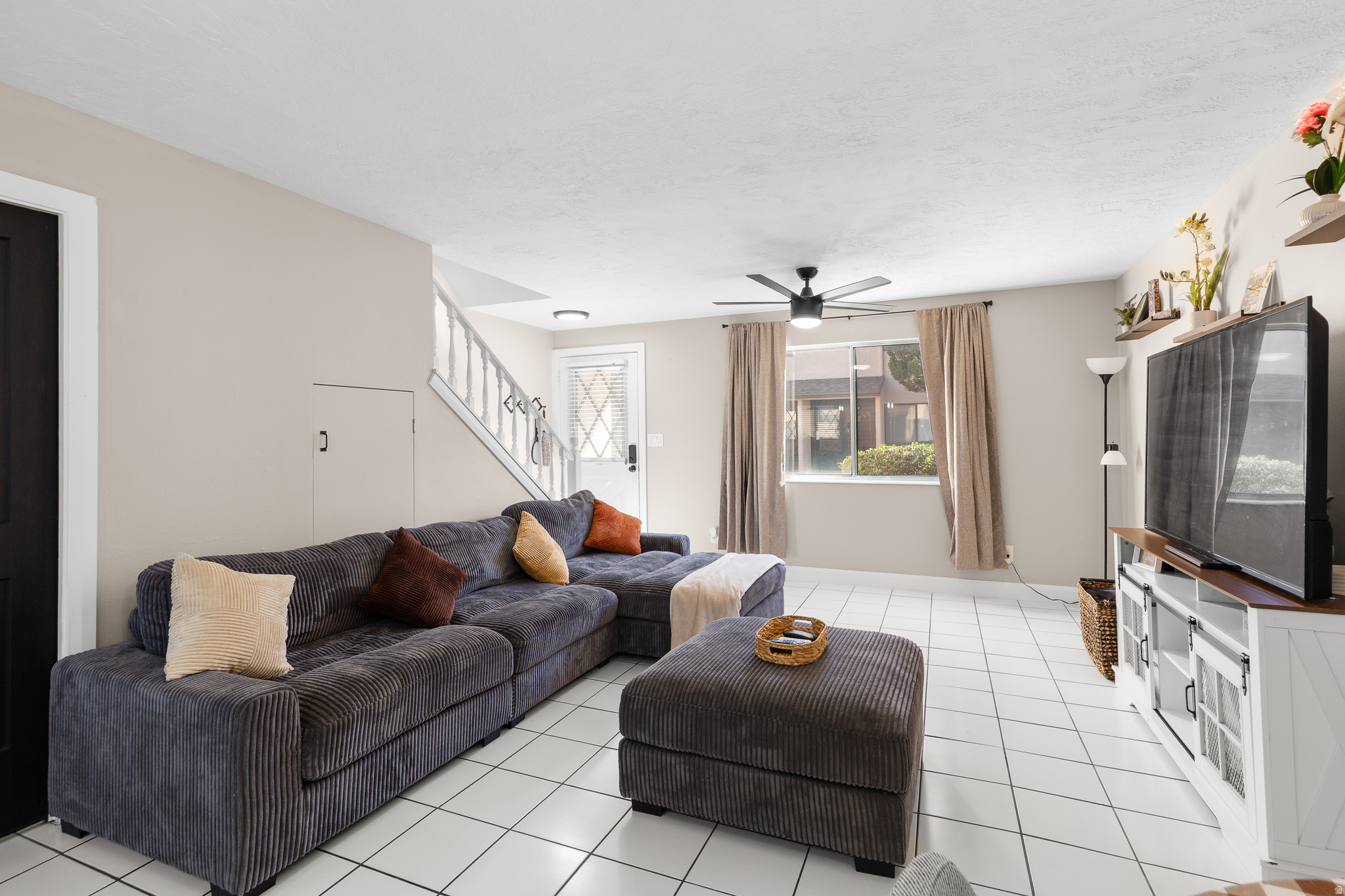 COLOR VIEW TH 3 - Residential