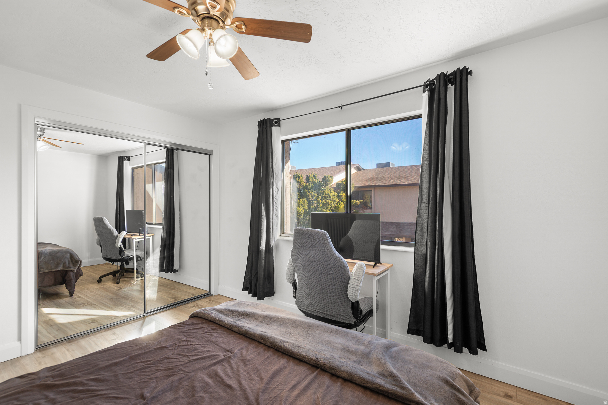 COLOR VIEW TH 3 - Residential