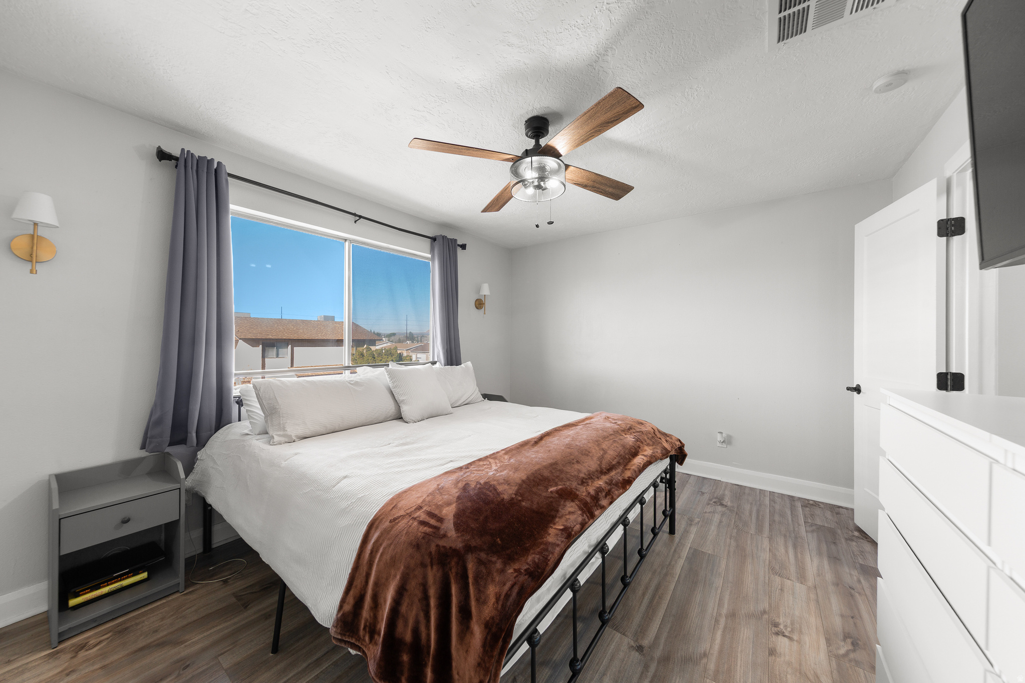 COLOR VIEW TH 3 - Residential