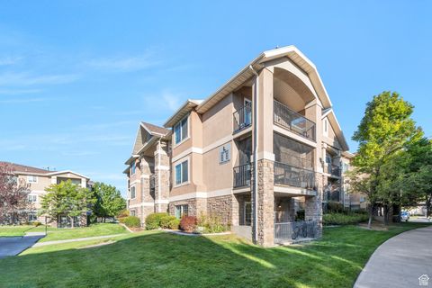 Photo of 1249 W CAMBRIA WAY #101, Pleasant Grove, UT 84062 (MLS # 2112756)