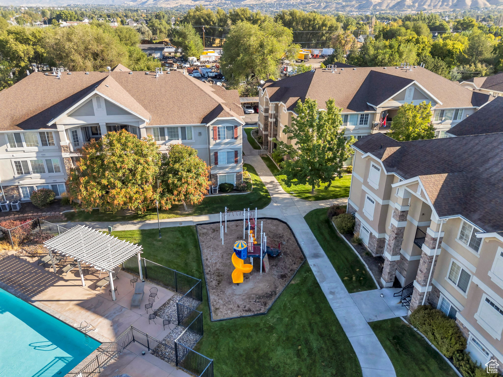 CAMBRIA - Residential