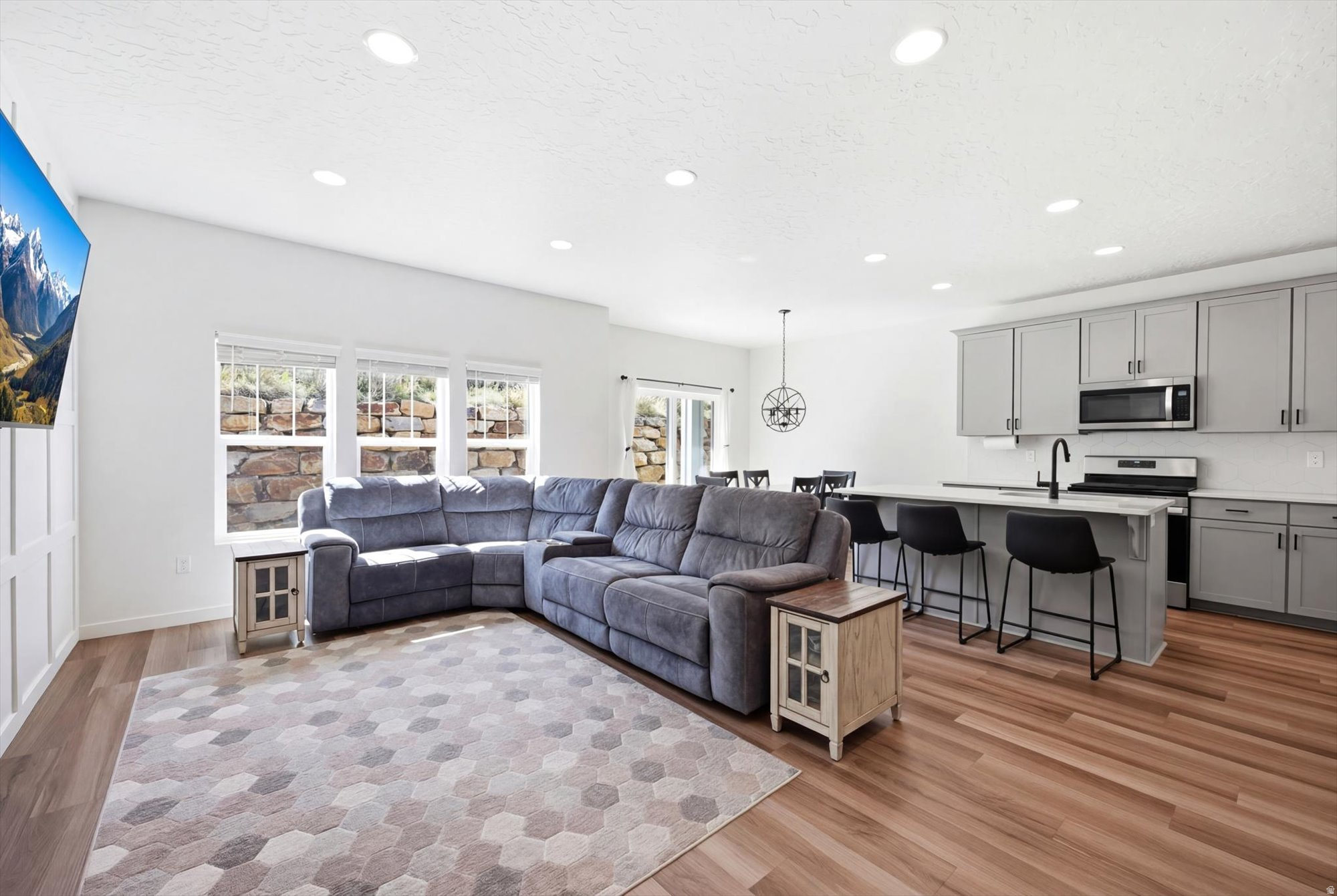 CANYON TRAIL - Residential