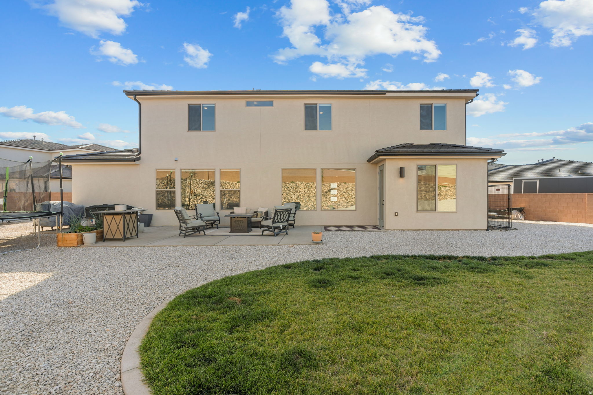 WHITE HILLS - Residential