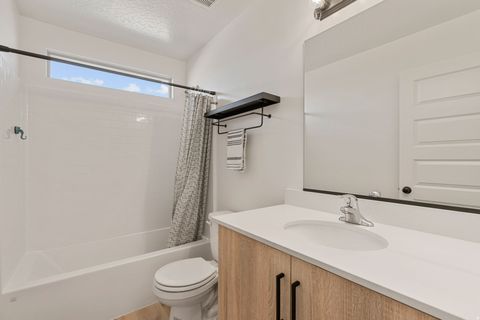 Tiny photo for 6181 S WHITE BEE CIR, Saint George, UT 84790 (MLS # 2147007)