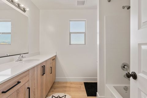 Tiny photo for 6181 S WHITE BEE CIR, Saint George, UT 84790 (MLS # 2147007)