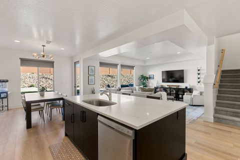 Tiny photo for 6181 S WHITE BEE CIR, Saint George, UT 84790 (MLS # 2147007)