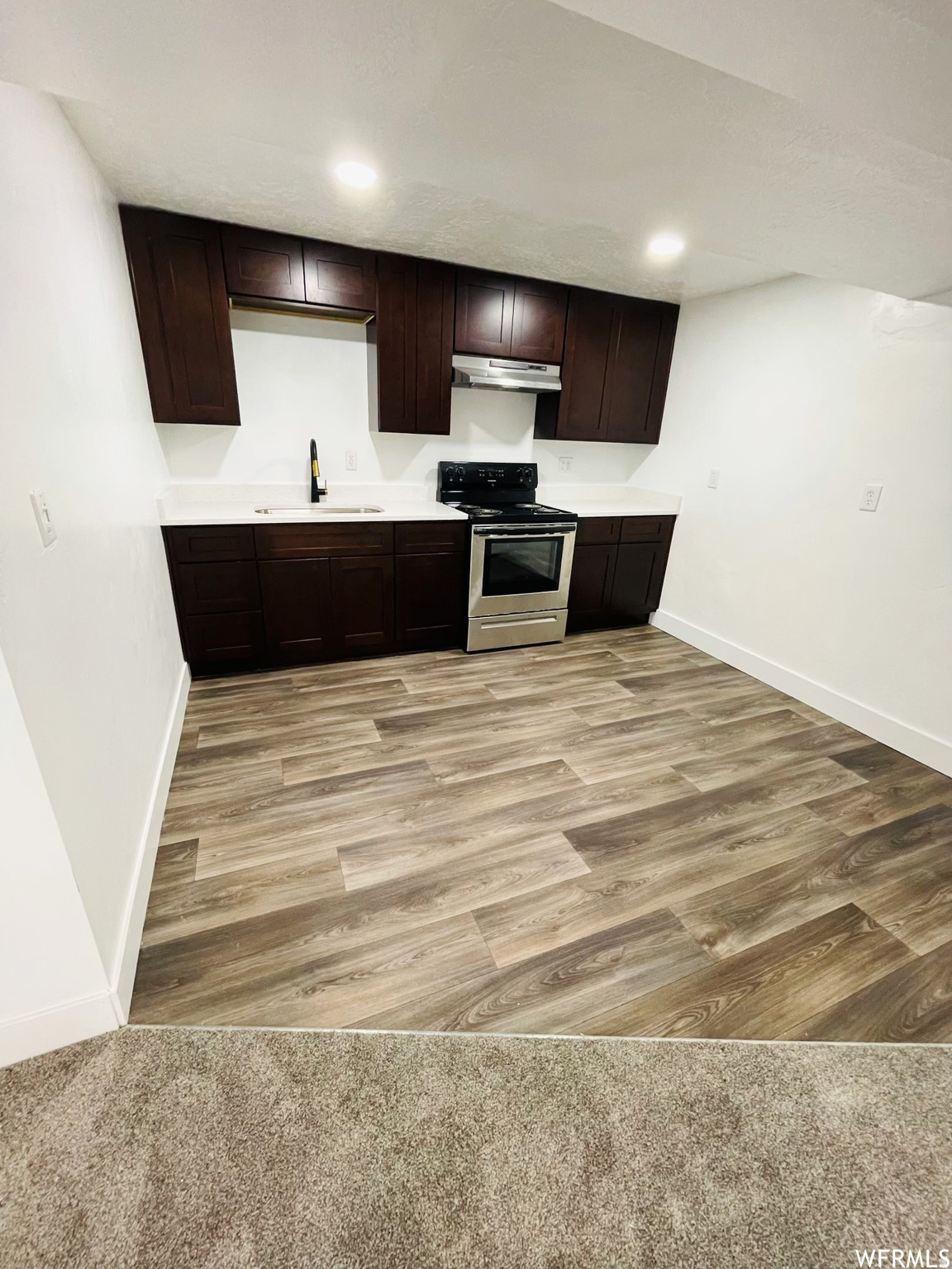 ANGLE VIEW S - Residential