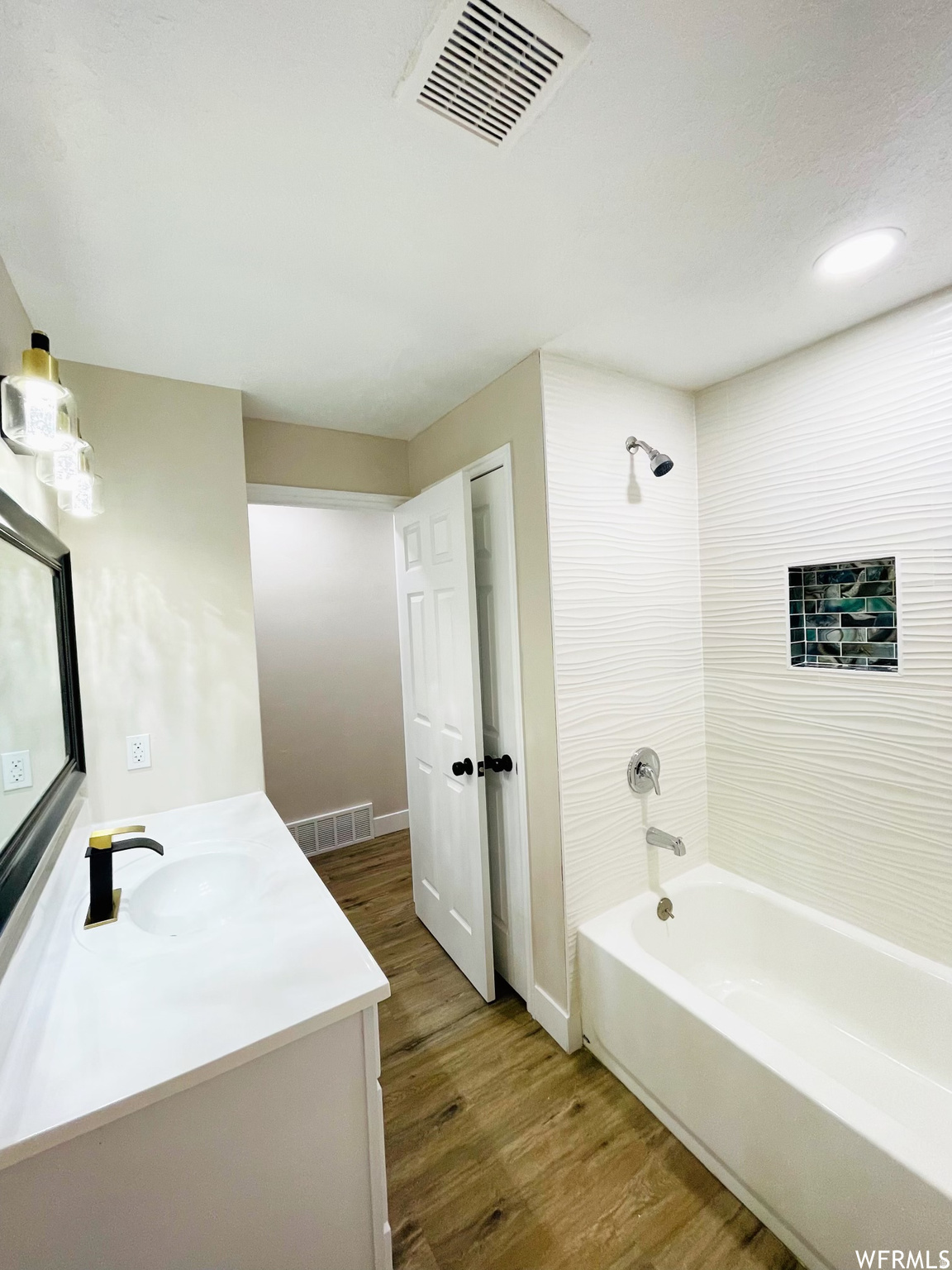 ANGLE VIEW S - Residential