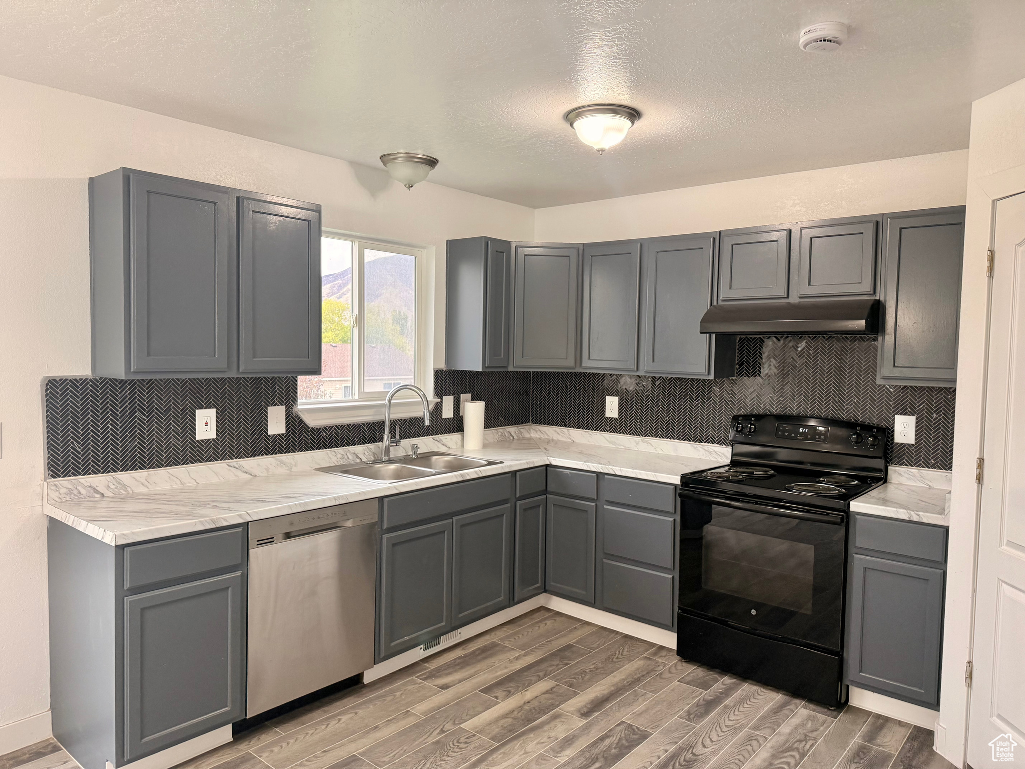 EASTLAND ESTATES - Residential