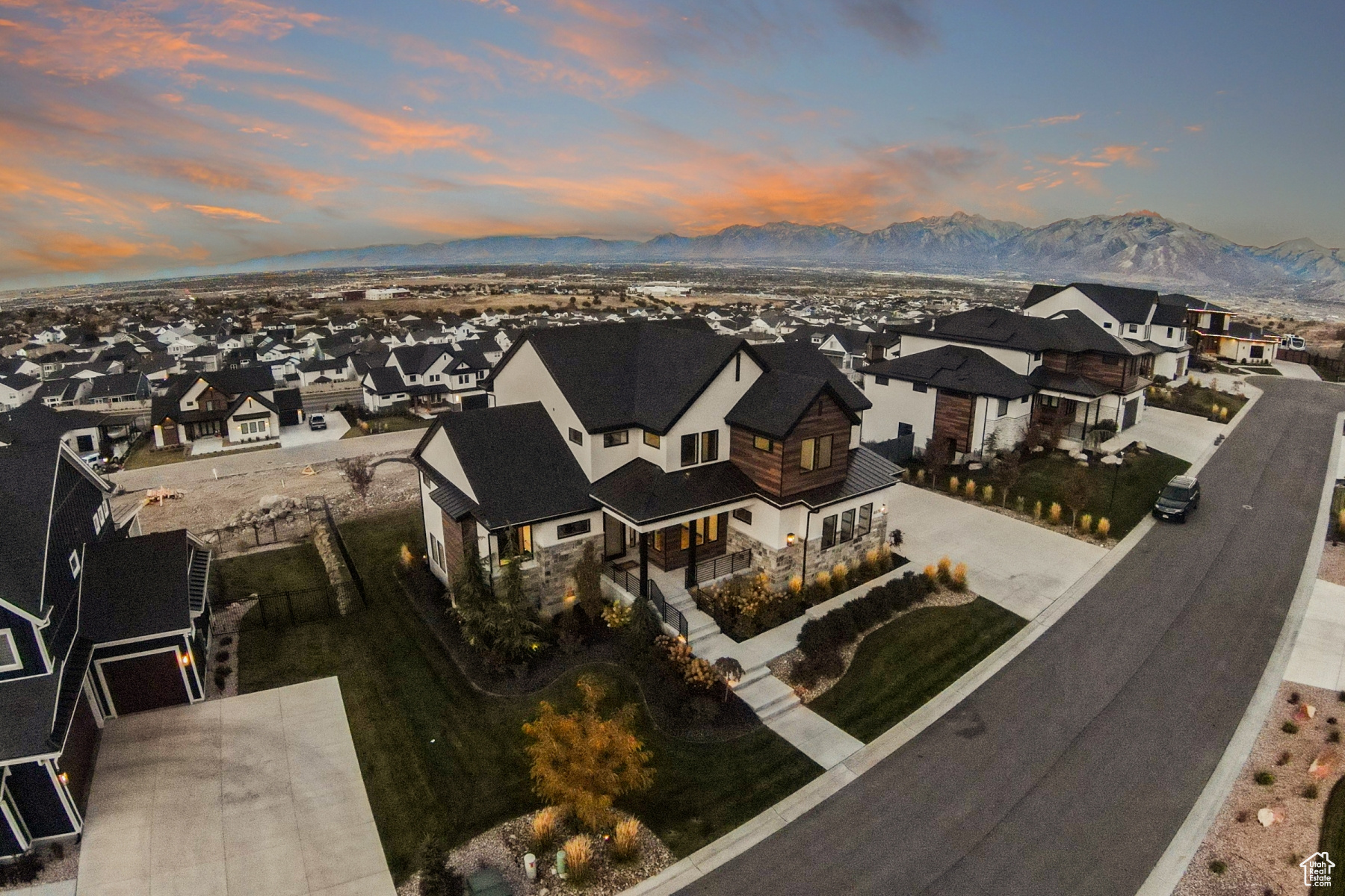 4876 W Step Rock Ln, Herriman, Utah image 13