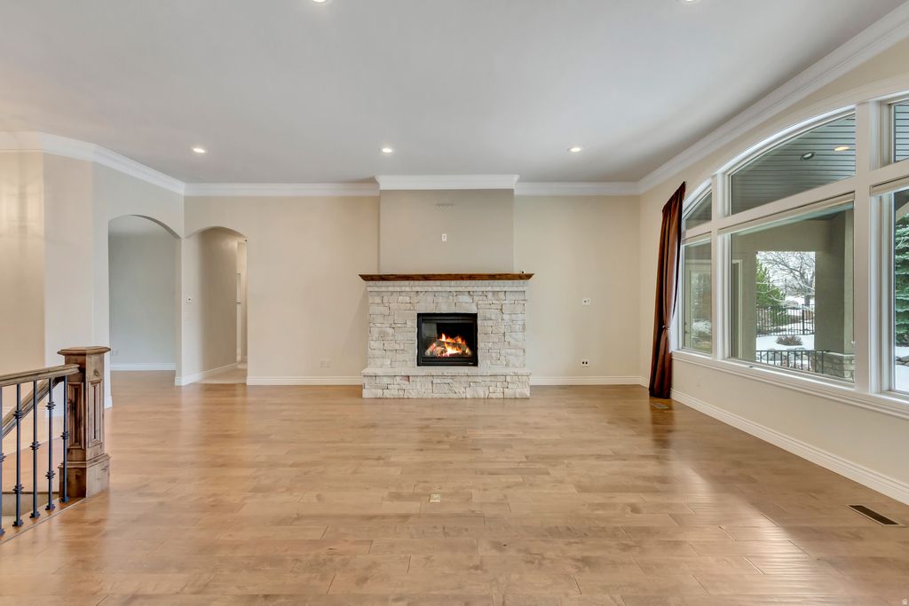 Photo of 2154 E VISCAYA DR, Draper (UT Cnty), UT 84020 (MLS # 2126800)