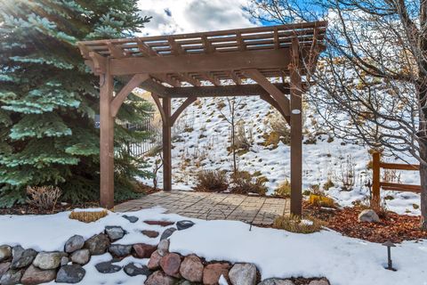 Tiny photo for 2154 E VISCAYA DR, Draper (UT Cnty), UT 84020 (MLS # 2126800)