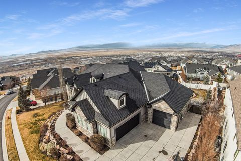 Tiny photo for 977 S PARKWAY E, North Salt Lake, UT 84054 (MLS # 2138399)