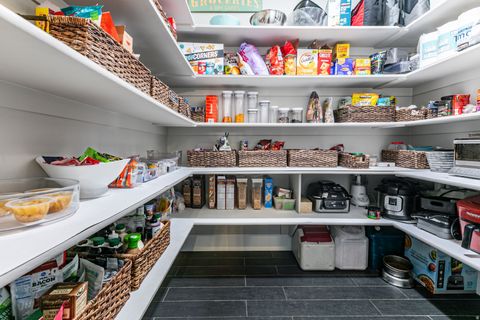 Tiny photo for 977 S PARKWAY E, North Salt Lake, UT 84054 (MLS # 2138399)