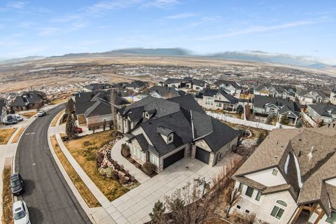 Tiny photo for 977 S PARKWAY E, North Salt Lake, UT 84054 (MLS # 2138399)