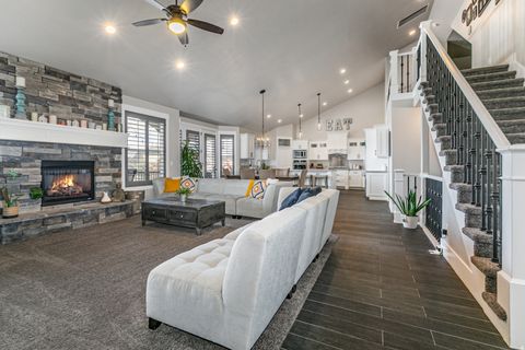 Tiny photo for 977 S PARKWAY E, North Salt Lake, UT 84054 (MLS # 2138399)