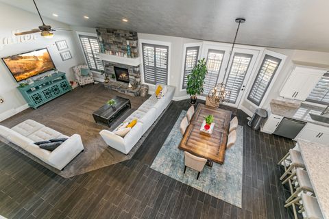 Tiny photo for 977 S PARKWAY E, North Salt Lake, UT 84054 (MLS # 2138399)