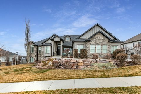 Photo of 977 S PARKWAY E, North Salt Lake, UT 84054 (MLS # 2138399)