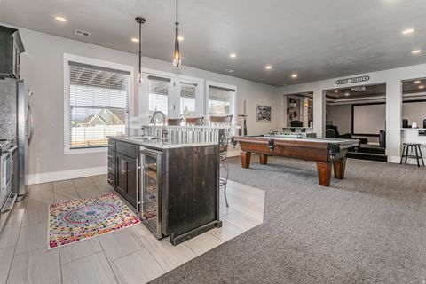 Tiny photo for 977 S PARKWAY E, North Salt Lake, UT 84054 (MLS # 2138399)