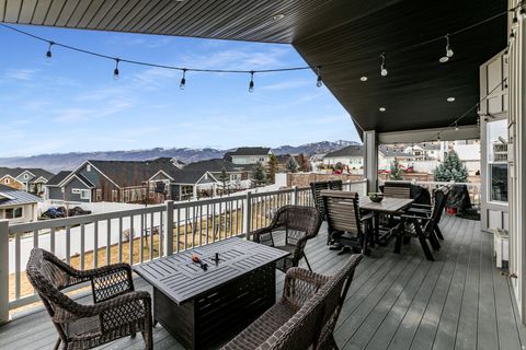 Tiny photo for 977 S PARKWAY E, North Salt Lake, UT 84054 (MLS # 2138399)