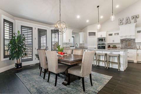 Tiny photo for 977 S PARKWAY E, North Salt Lake, UT 84054 (MLS # 2138399)