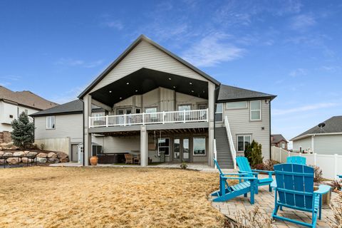 Tiny photo for 977 S PARKWAY E, North Salt Lake, UT 84054 (MLS # 2138399)