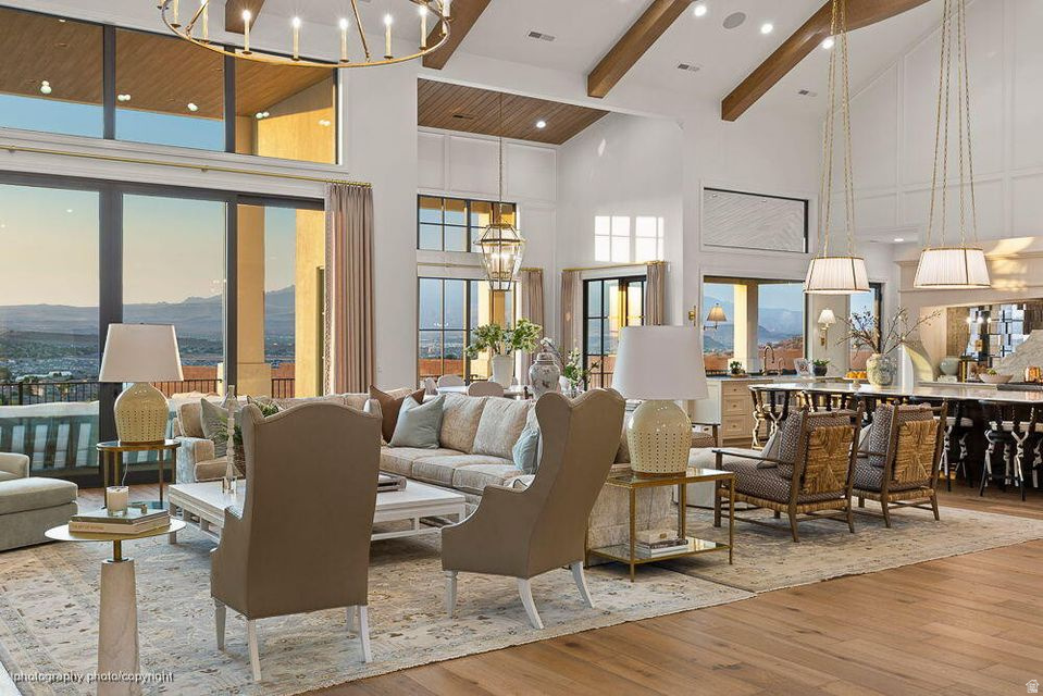 BANDED HILLS - Residential