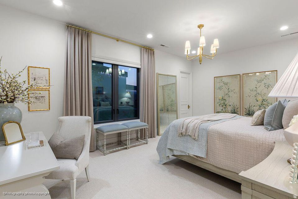 BANDED HILLS - Residential