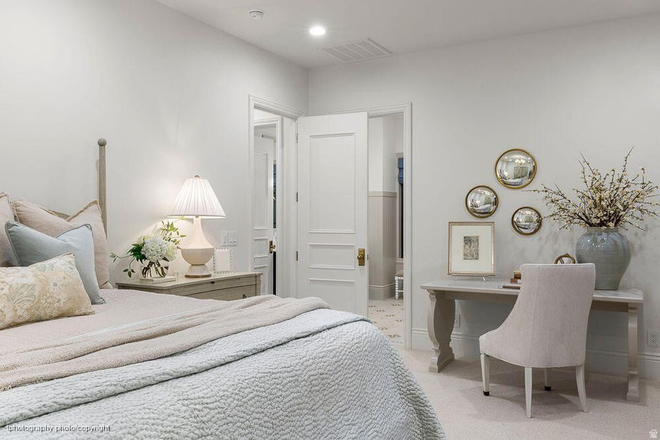 BANDED HILLS - Residential