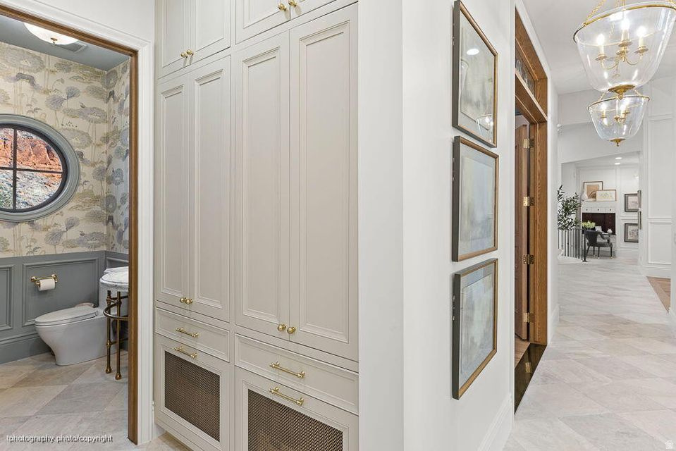 BANDED HILLS - Residential