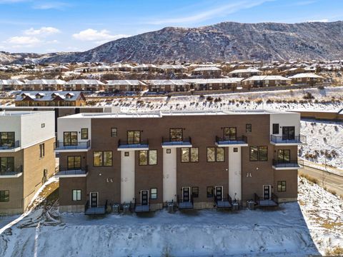 Tiny photo for 311 E ENDURANCE CIR S, Draper, UT 84020 (MLS # 2138491)