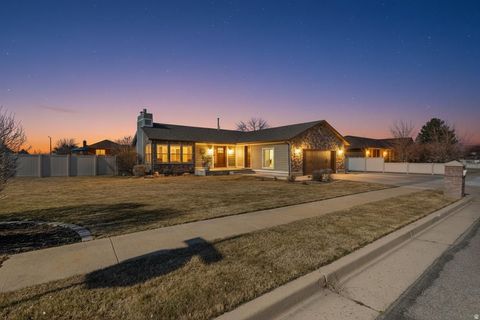 Tiny photo for 5581 S 100 W, Washington Terrace, UT 84405 (MLS # 2135632)