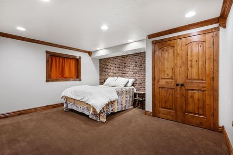 Tiny photo for 5581 S 100 W, Washington Terrace, UT 84405 (MLS # 2135632)