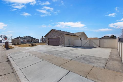 Tiny photo for 5581 S 100 W, Washington Terrace, UT 84405 (MLS # 2135632)